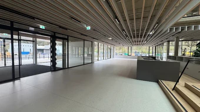Hallen & Flächen